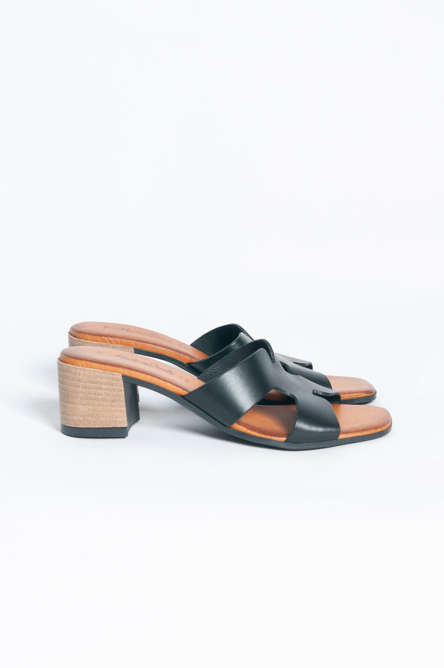 Sandalo fascia farfalla con tacco - Nero