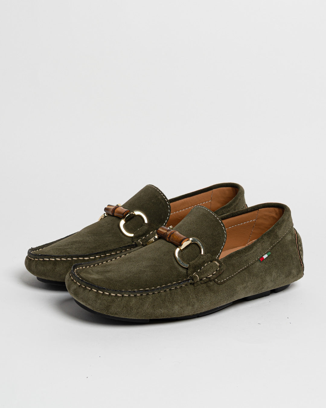 Mocassino in camoscio con fibbia in bamboo - Verde