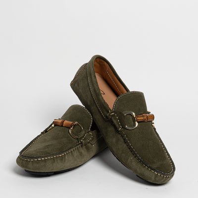 Mocassino in camoscio con fibbia in bamboo - Verde