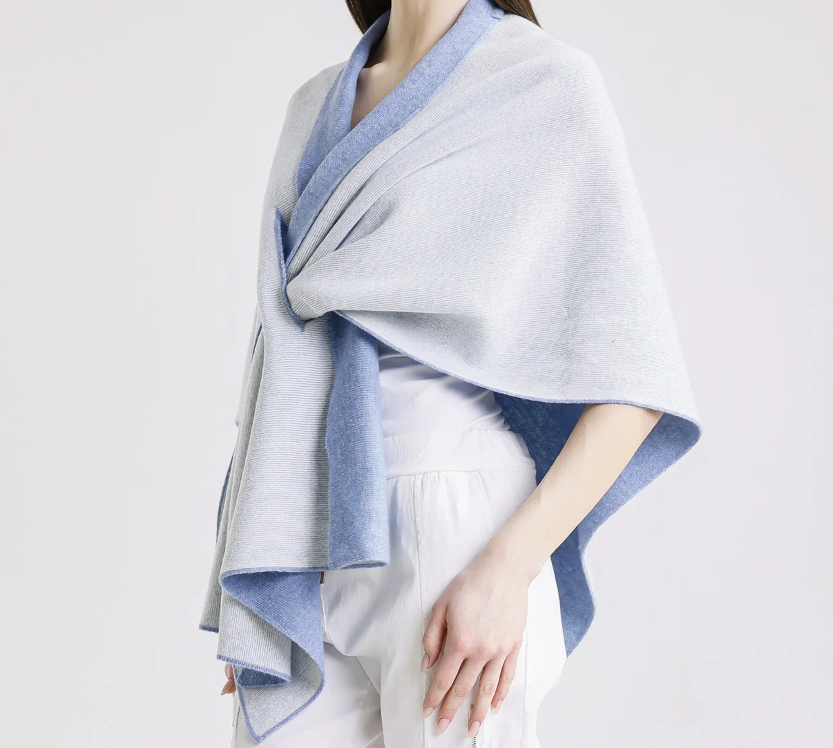 Poncho fiordaliso/crema